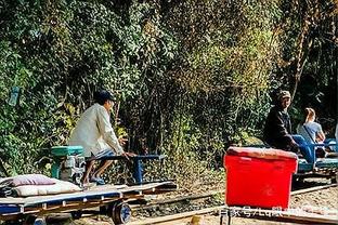 Thượng tướng Nguyễn Khánh Toàn và các đại biểu dự đại hội.
